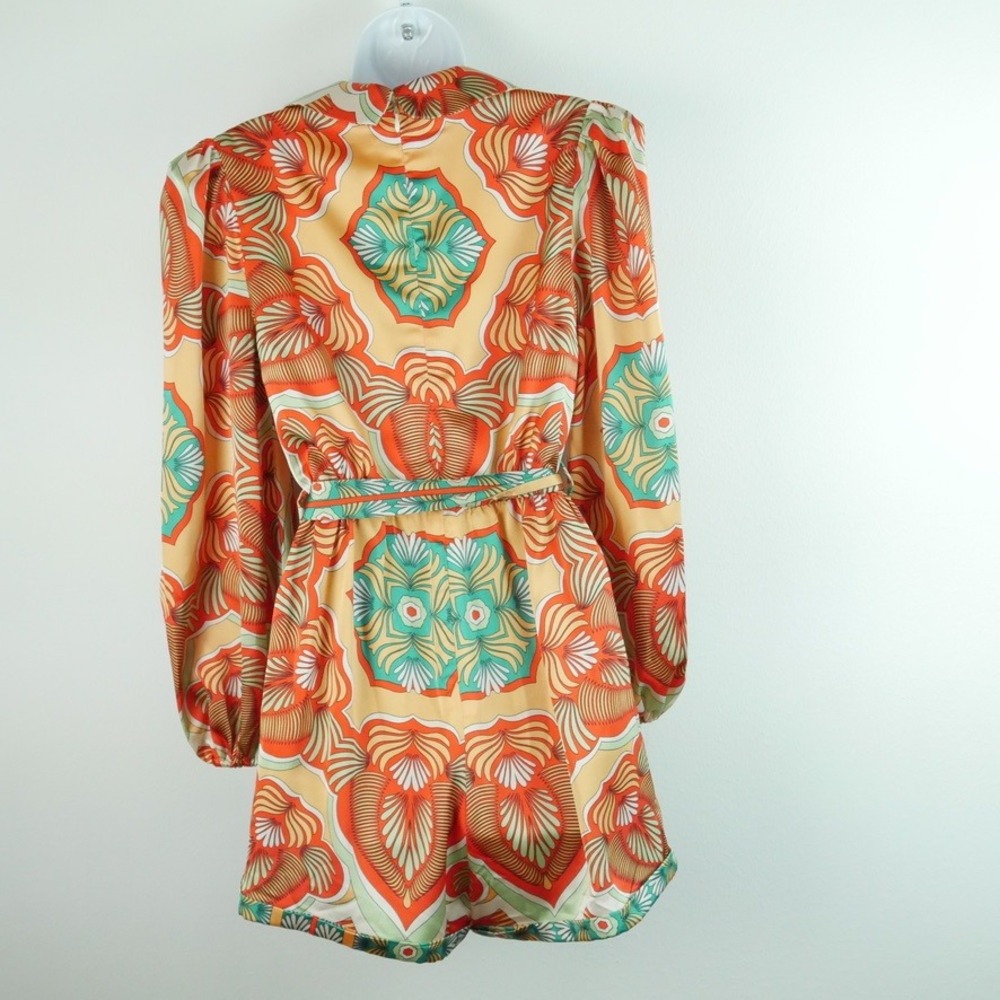 Elliatt NWT Neomi Romper Orange Green Floral Retro Long Sleeve Satin Resort M - Picture 12 of 13